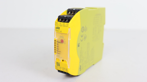 Pilz PILZ PNOZ s4 24VDC 3/no 1n/c ID No. 750104