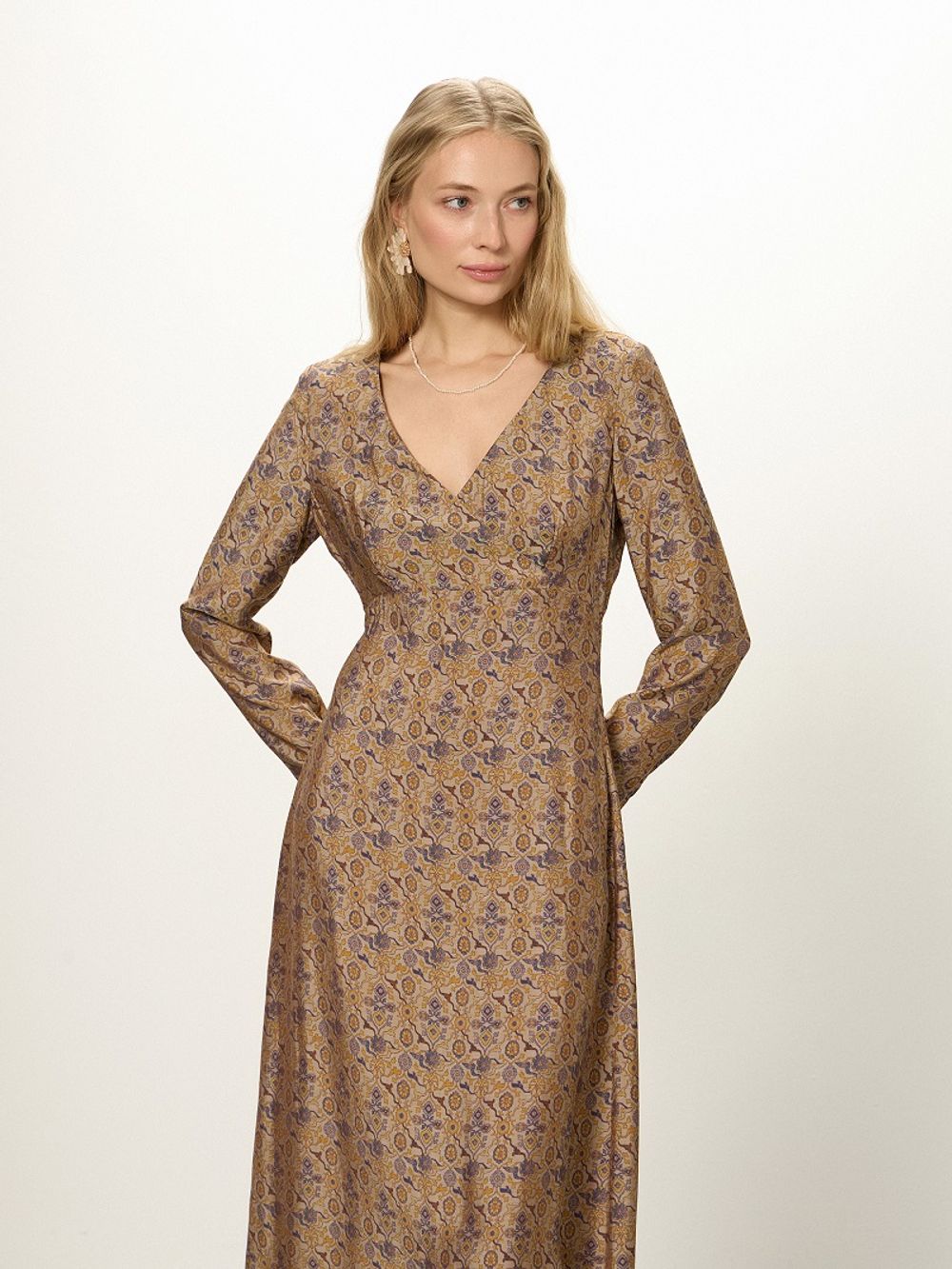 Платье Верона бежевая вискоза