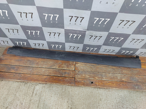 Накладка порога правого Kia Soul 3 (SK3) 19-нв Б/У Оригинал 87754K0000