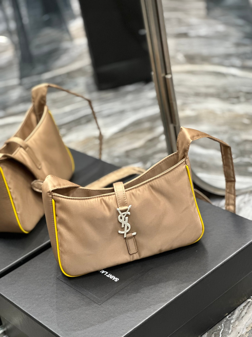 Saint Laurent Le 5 à 7 Hobo Bag