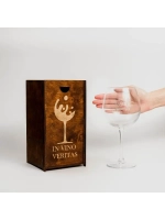 Бокал для вина с гравировкой в подарочной упаковке