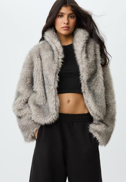 STRADIVARIUS Шуба из искусственного меха, серый