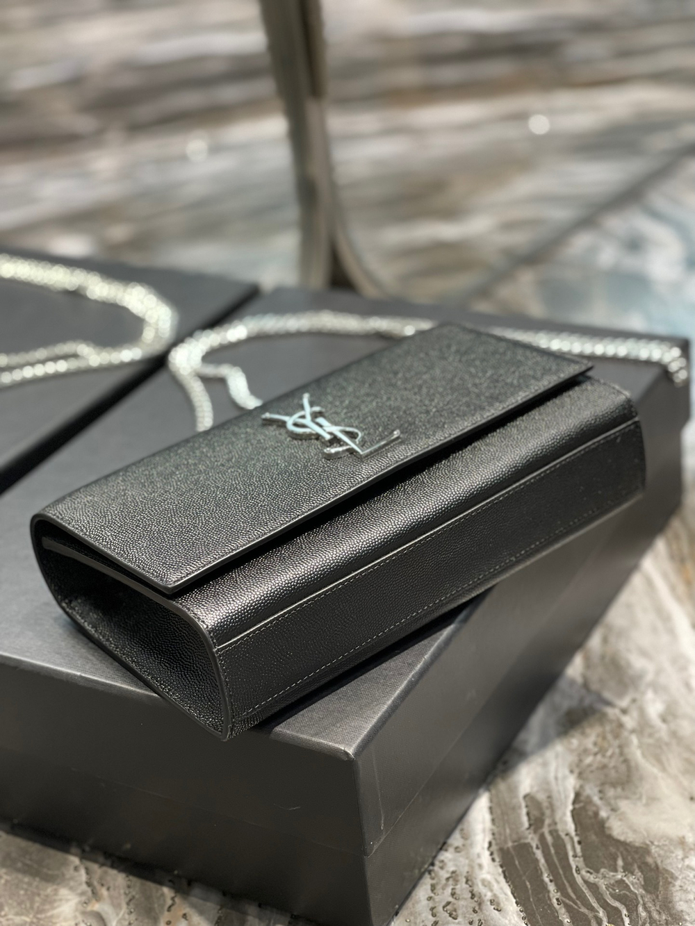 Saint Laurent Kate Medium Bag 24 cm