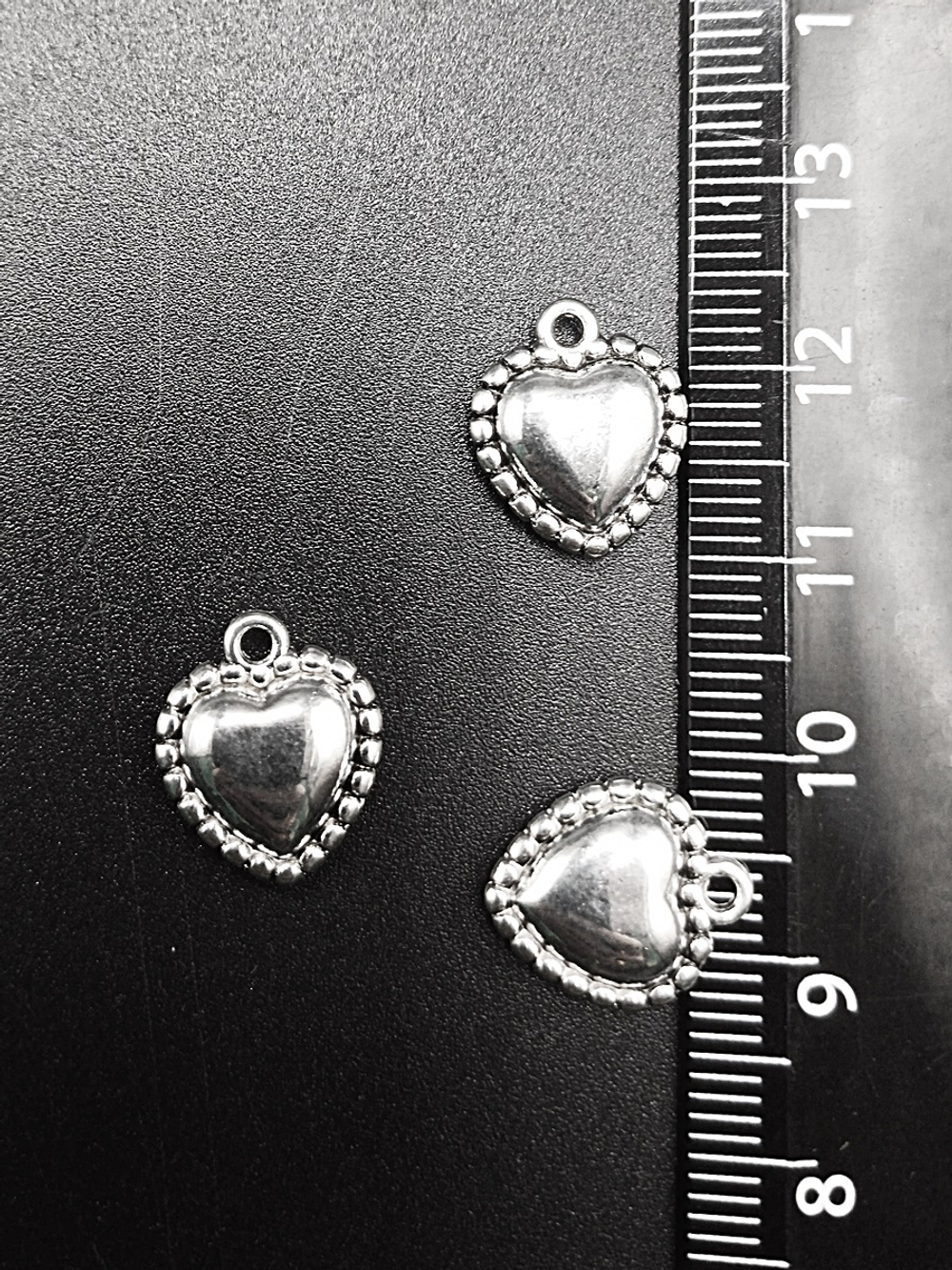 Подвески для рукоделия "Сердечко" серебристые.