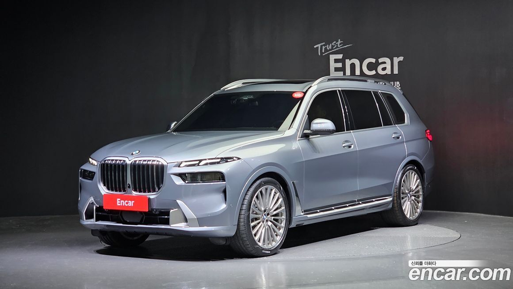 BMW X7 (G07) xDrive 40i Design Pure Excellence 7-и местный (12.2022)