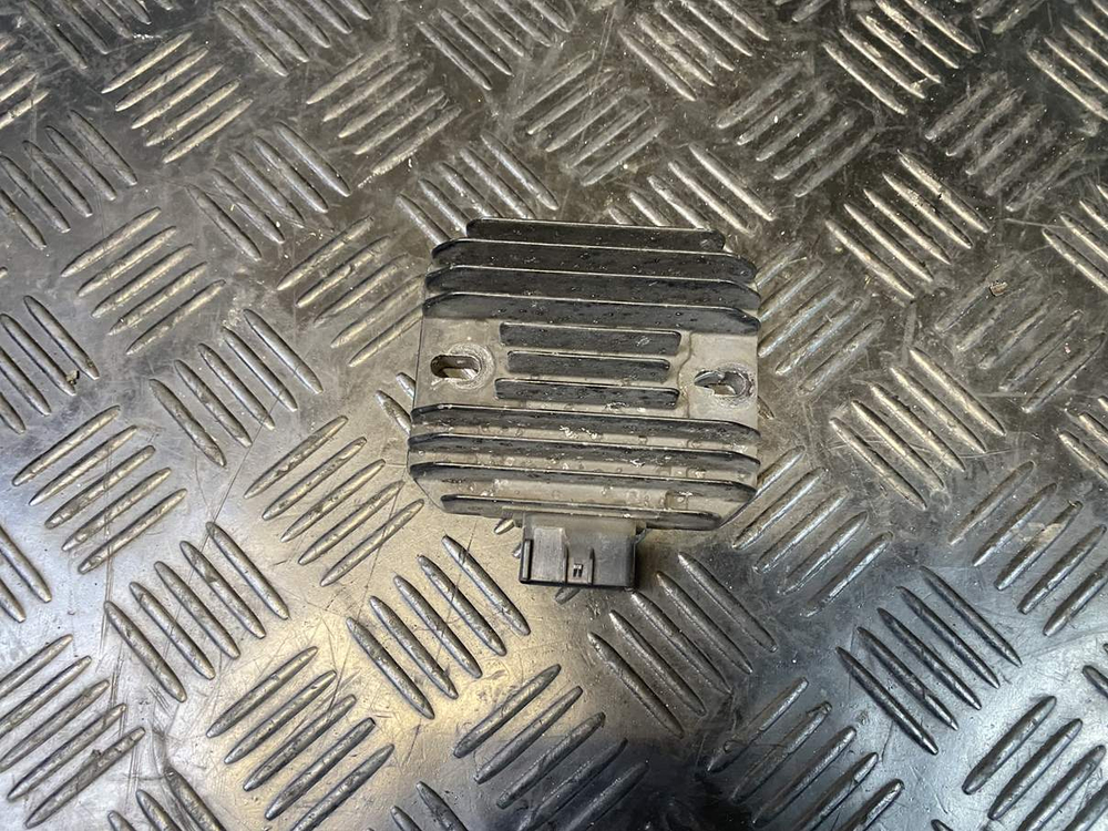 Реле зарядки Suzuki GSR400 (GK7DA)