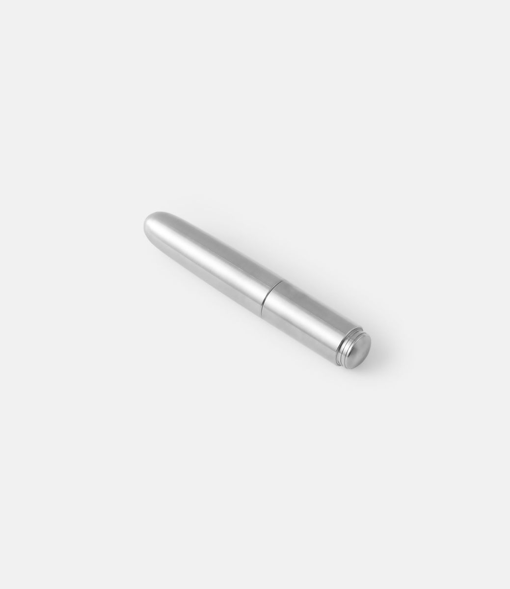 Ensso Piuma Pocket Pen Titanium — карманная перьевая ручка из титана