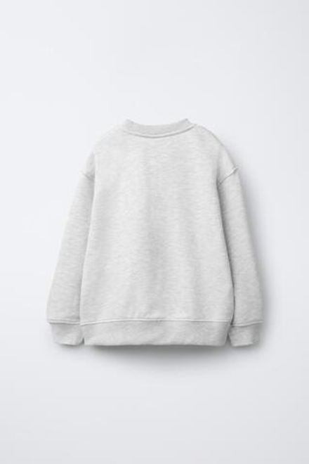 ZARA ТОЛСТОВКА С ПРИНТОМ И НАШИВКОЙ «ЗВЕЗДА», СЕРЫЙ С МЕЛАНЖЕВЫМ ЭФФЕКТОМ