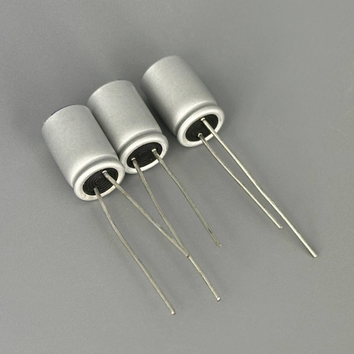 Конденсаторы UPL 16v470UF 8x12 (3 штуки)