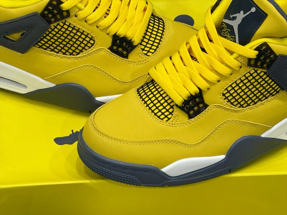 Air Jordan 4 Lightning 2021