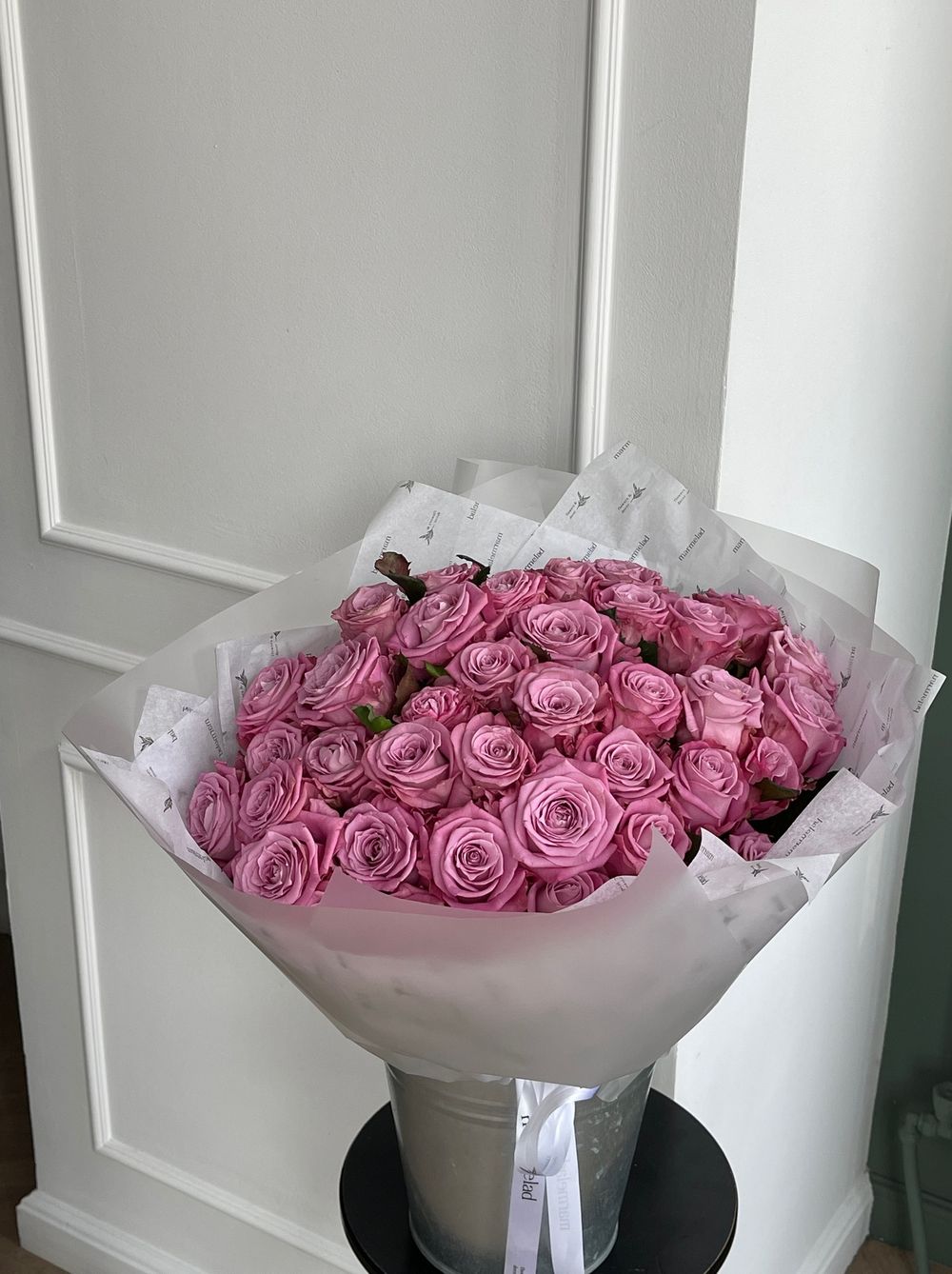 Гранд-букет из фиолетовых роз