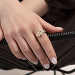 Кольцо «Очарование» из комбинированного золота c натуральными топазами white Артикул: 01-5658-00-201-1111