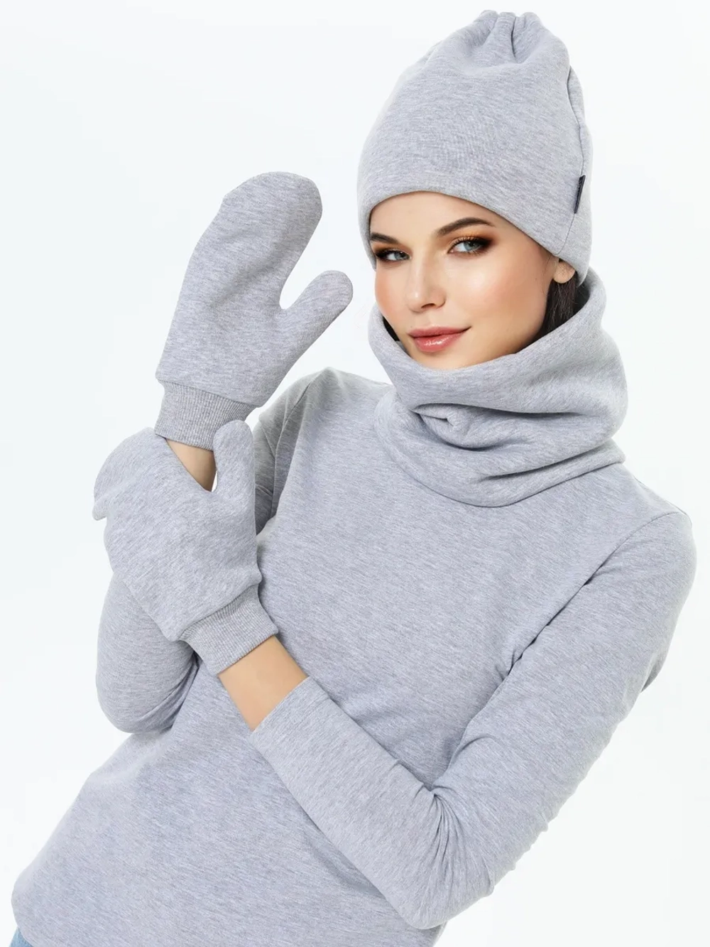 Шапка бини с начесом для хвоста, дред и кос