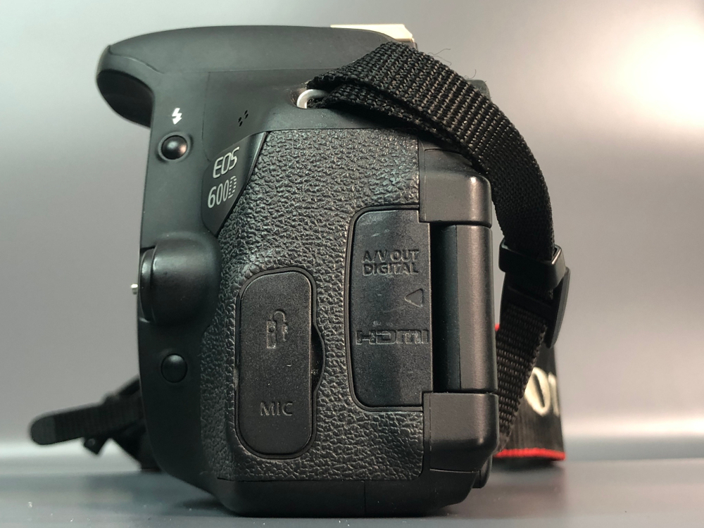 Canon 600D Kit 18-55mm 3.5-5.6 IS STM 17.000 кадров