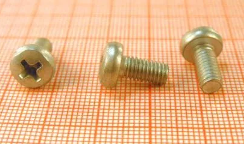 Винт 5х10 ручки двери