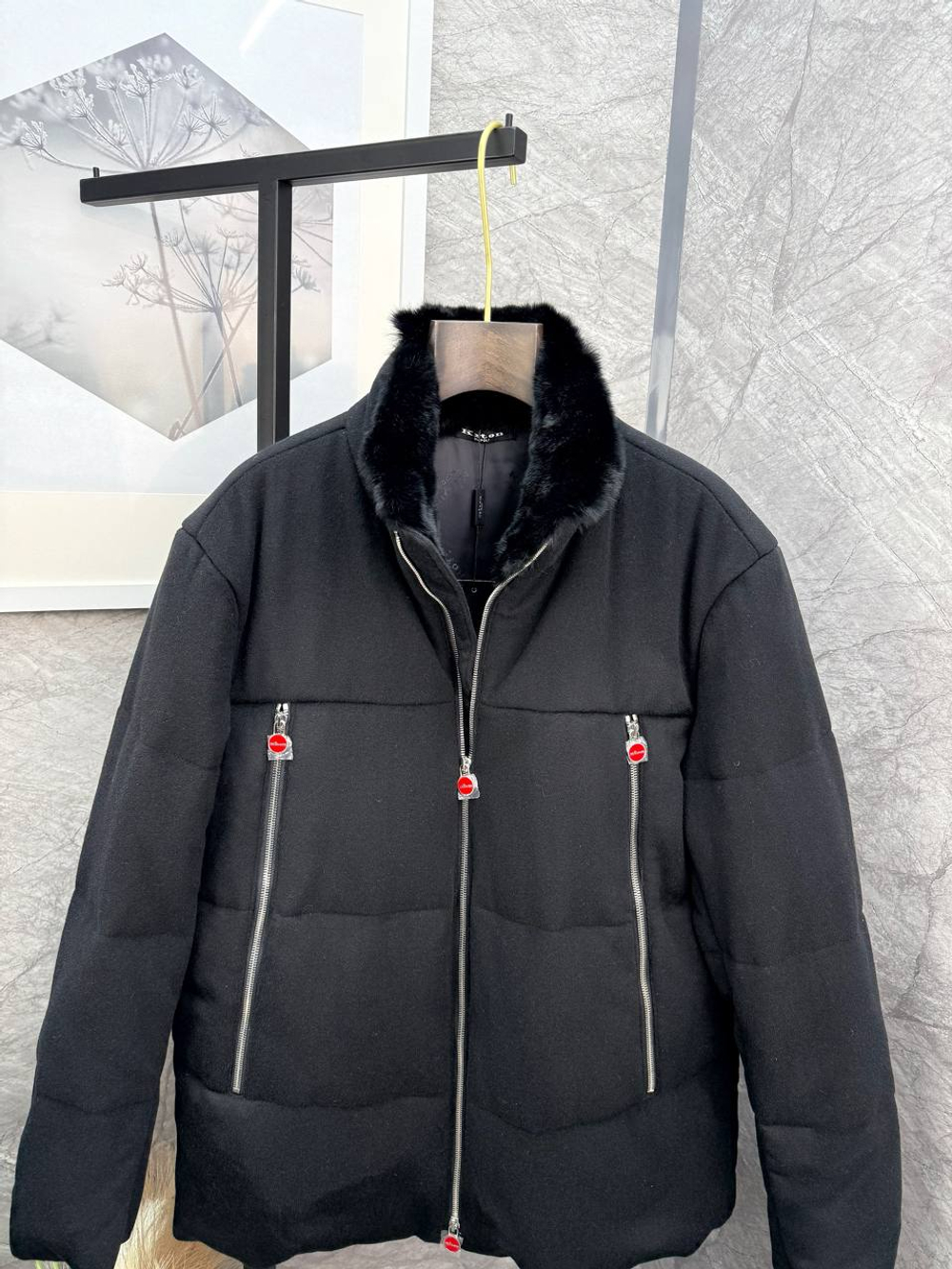 Пуховик Kiton