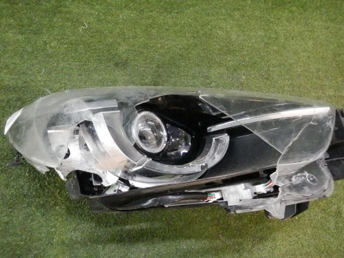 Битая Фара правая Mazda CX-5 1 (2015-2017) LED