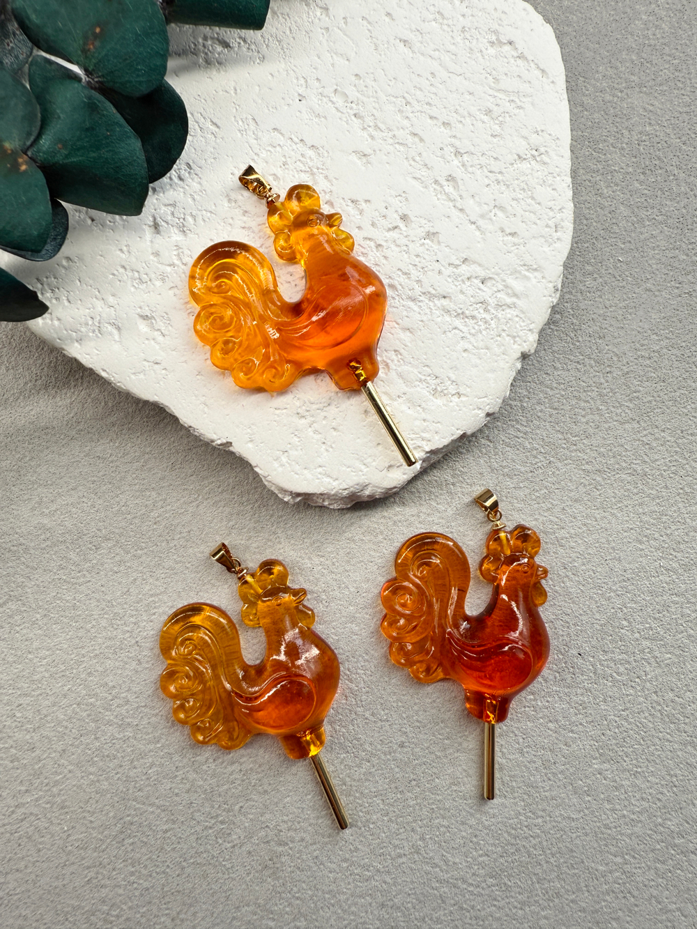 Подвеска "Петушок на палочке" ручной работы, апельсин, 30*35 мм