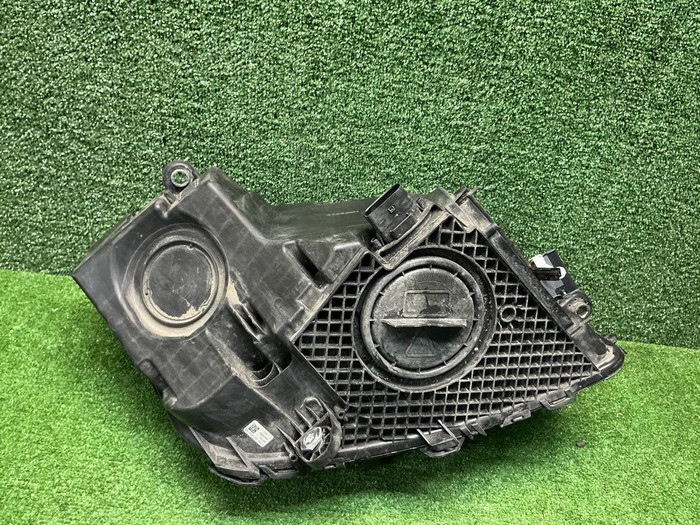 Фара левая Mercedes GLC X253 (2019-2022) LED