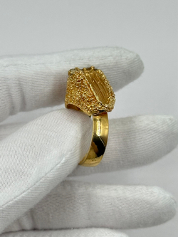 Кольцо с кристаллами