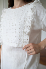 Манишка из шитья, Айвори