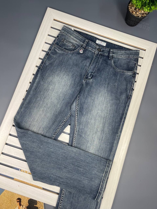 Джинсы Moncler