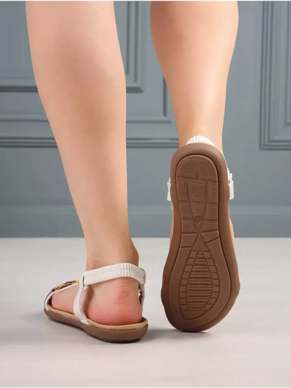 Сандалии летние