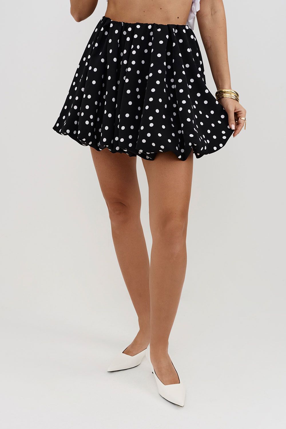 Юбка баллон в горох черного цвета