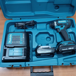 Аккумуляторный ударный шуруповерт Makita DTD152SYE