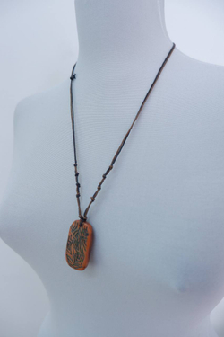 Колье с иероглифами, новое