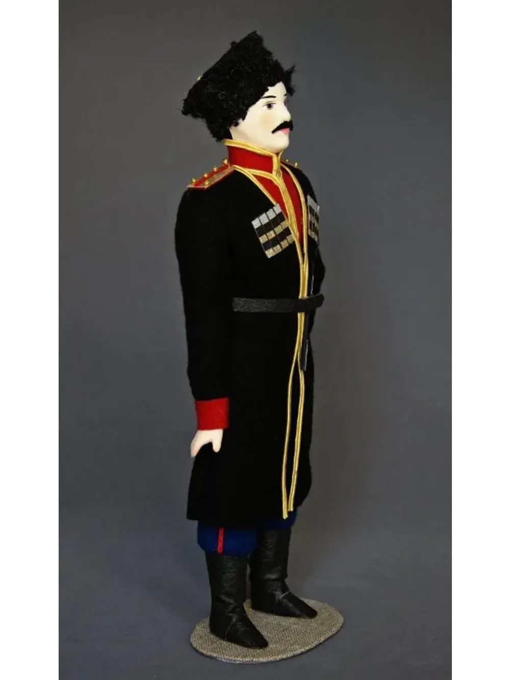 Кукла коллекционная в военном мундире Кубанского казака