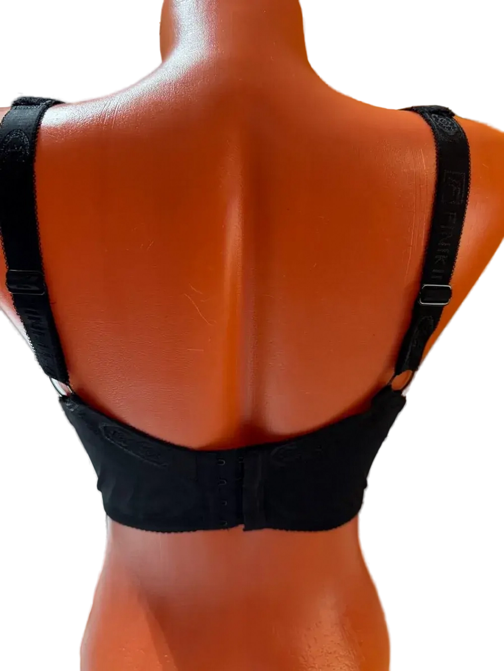 Итальянская модель бюстгальтера большие размеры гладкий