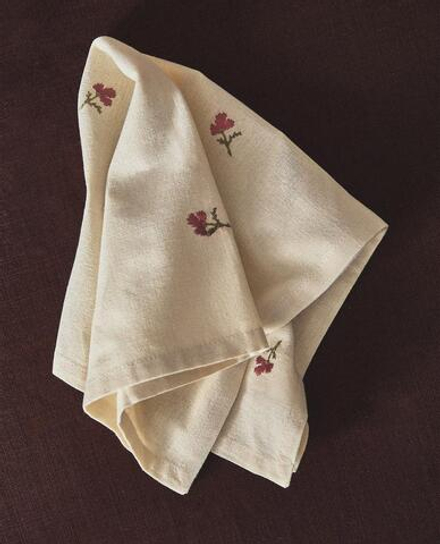 ZARA HOME САЛФЕТКИ С ЦВЕТОЧНОЙ ВЫШИВКОЙ ( 2 ШТ.), ЭКРЮ