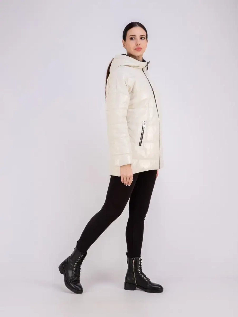 Куртка женская кожаная утепленная с капюшоном