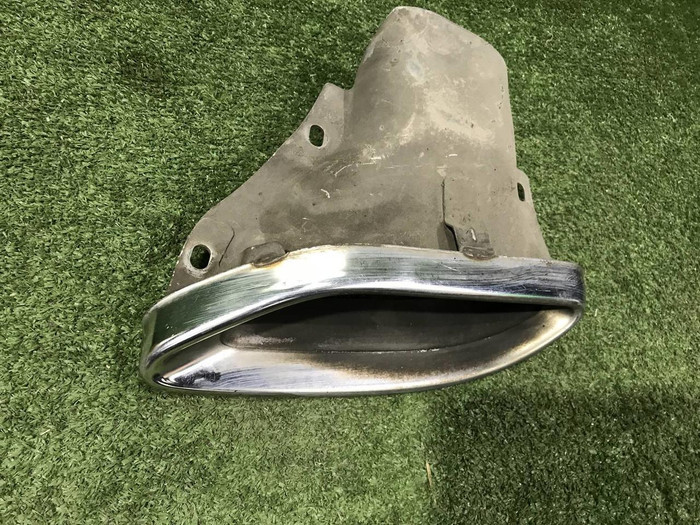 Насадка глушителя левая Mercedes E W213 (2016-2021) AMG