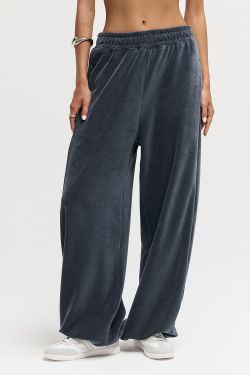 Широкие брюки на резинке из велюровой ткани графитового цвета