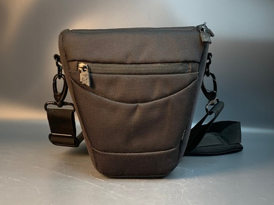 Сумка для фотоаппарата черная RivaCase