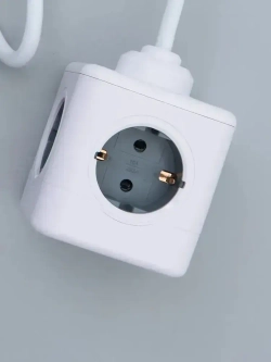 Сетевой фильтр с предохранителем куб