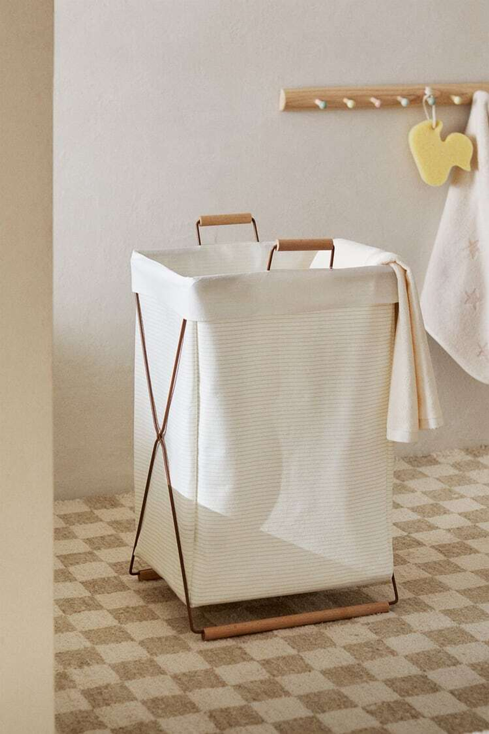 ZARA HOME СКЛАДНАЯ КОРЗИНА ДЛЯ БЕЛЬЯ, РАЗНОЦВЕТНЫЙ