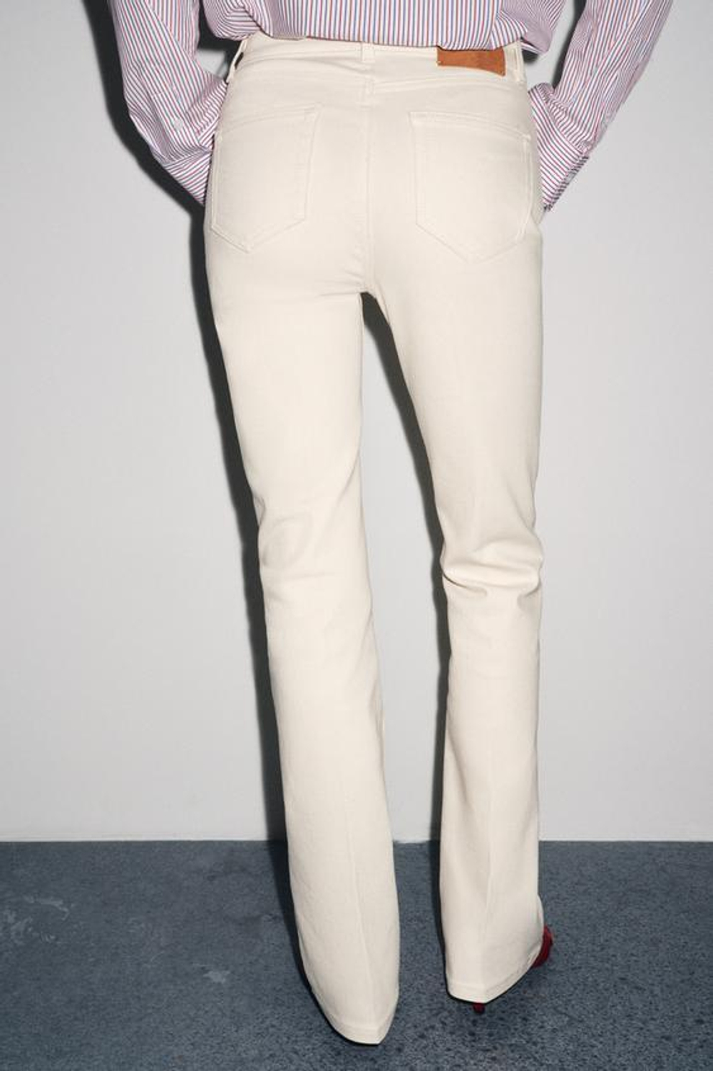 ZARA ДЖИНСЫ BOOTCUT С ВЫСОКОЙ ПОСАДКОЙ — ZW COLLECTION, ЭКРЮ