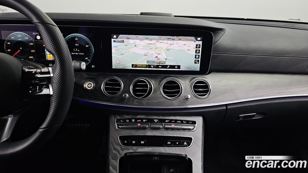 Mercedes-Benz E-Class W213 E350 4MATIC AMG Line (05.2022)
