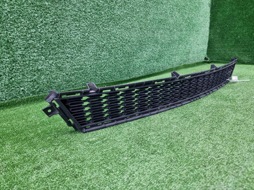 Решетка переднего бампера Kia Ceed 2 JD (15-18)