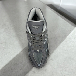 New Balance 9060 • Magnet