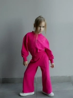 Розовый костюм для девочки на осень