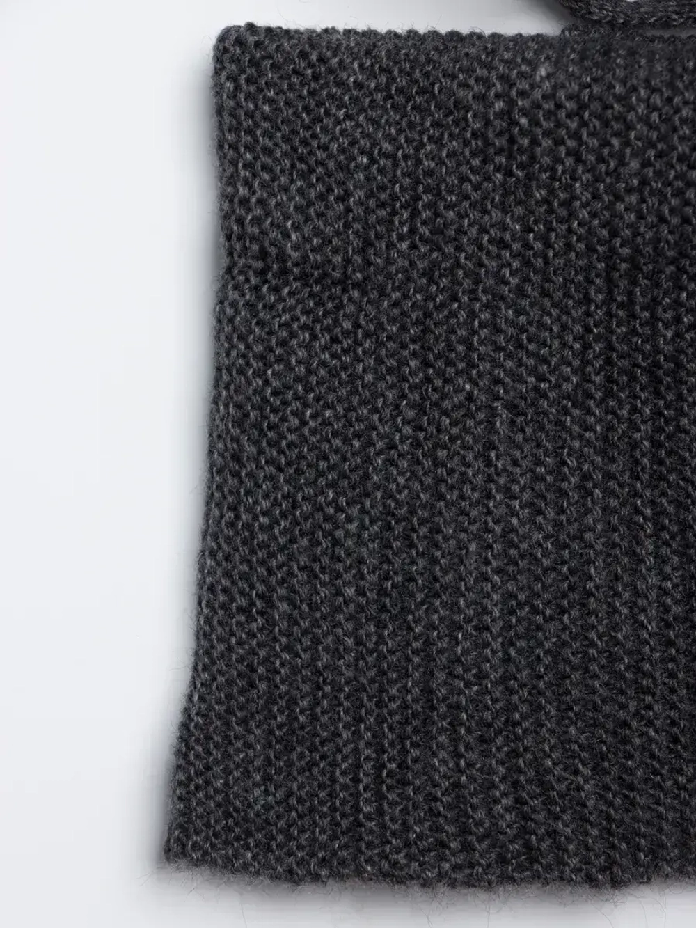 Шапка детская осенняя со снудом