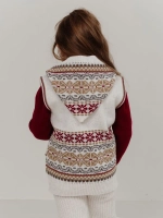 Жилетка вязаная с капюшоном