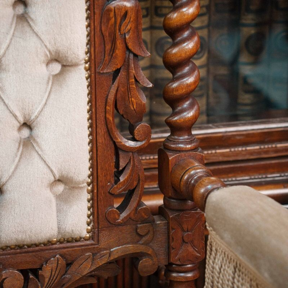 Парные кресла в стиле Ренессанс