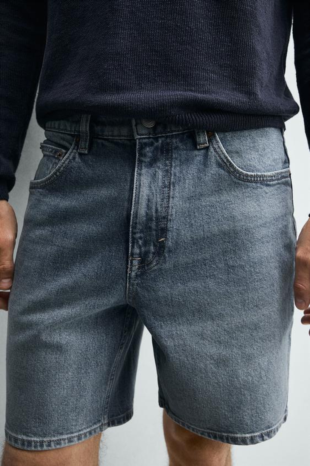 ZARA ДЖИНСОВЫЕ ШОРТЫ REGULAR FIT, ВЫЦВЕТШИЙ СИНИЙ