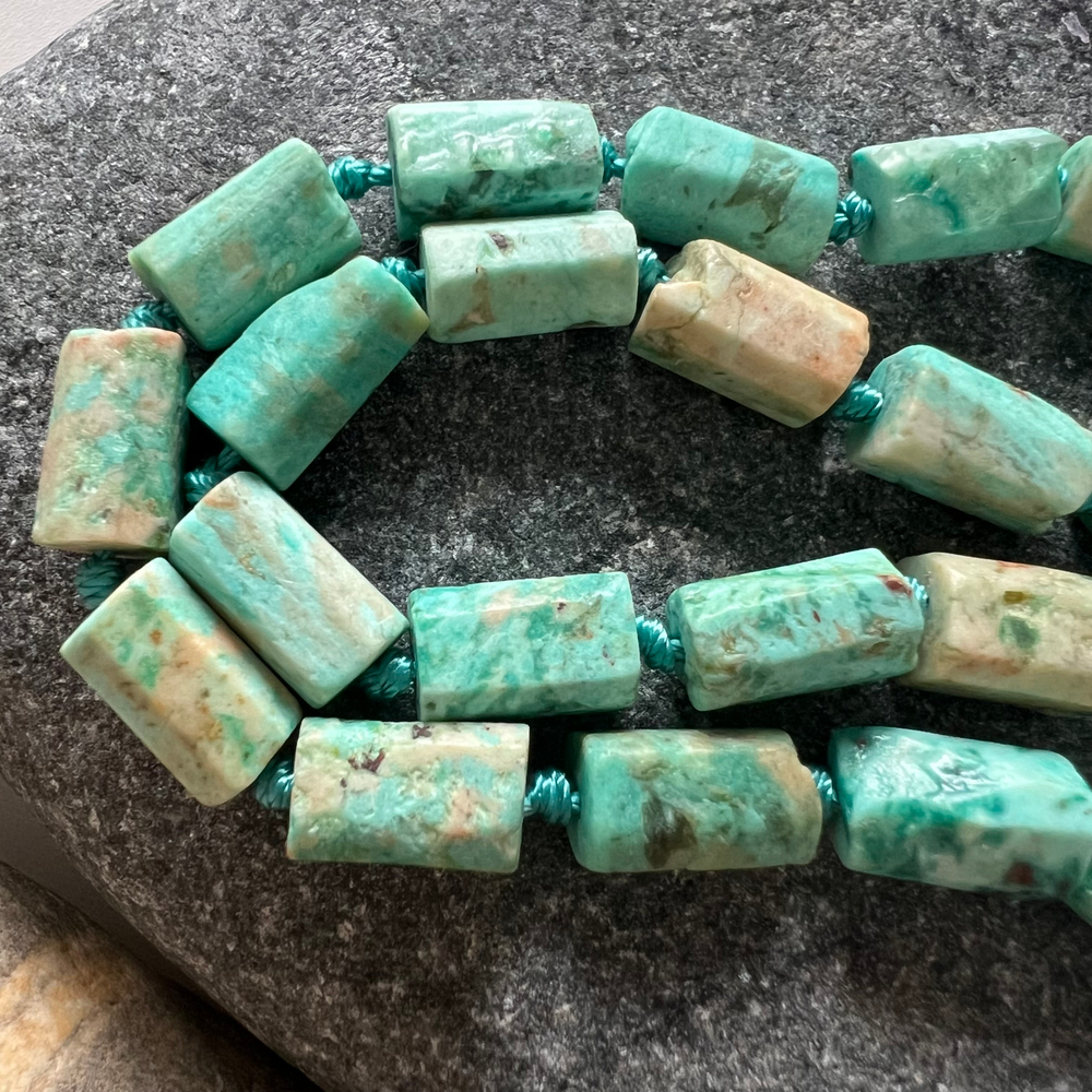 Перуанская бирюза. Камни для изделий на заказ. Цена зависит от вида заказанного изделия