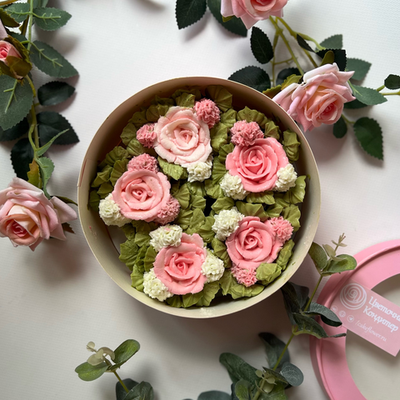 Букет 5 творожных капкейков в премиум коробе розового цвета